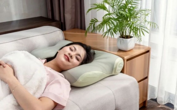 Góc So Sánh: Gối Massage SKG P5 Có Gì Đặc Biệt Hơn Các Dòng Máy Khác?